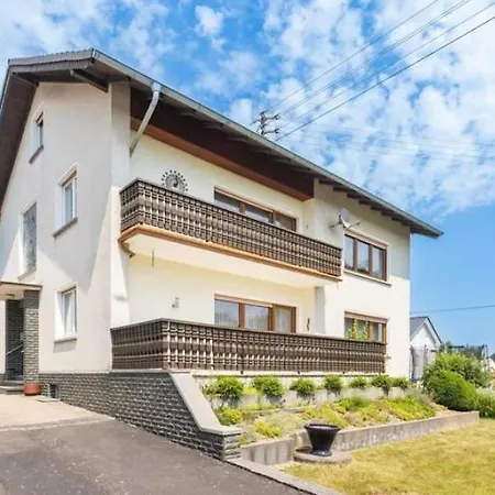 Luftige Dachwohnung Mit Besonderem Charme