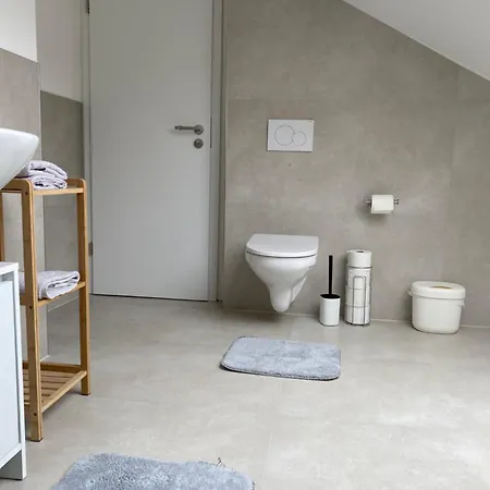 Luftige Dachwohnung Mit Besonderem Charme *