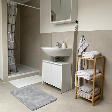 Luftige Dachwohnung Mit Besonderem Charme Apartment