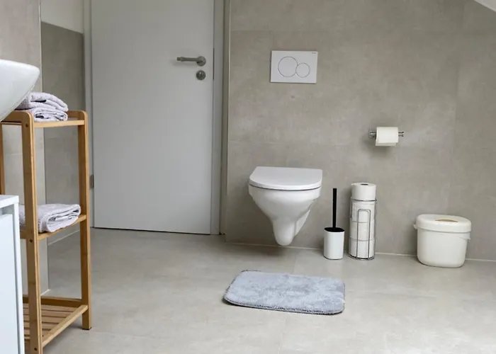 Luftige Dachwohnung Mit Besonderem Charme *